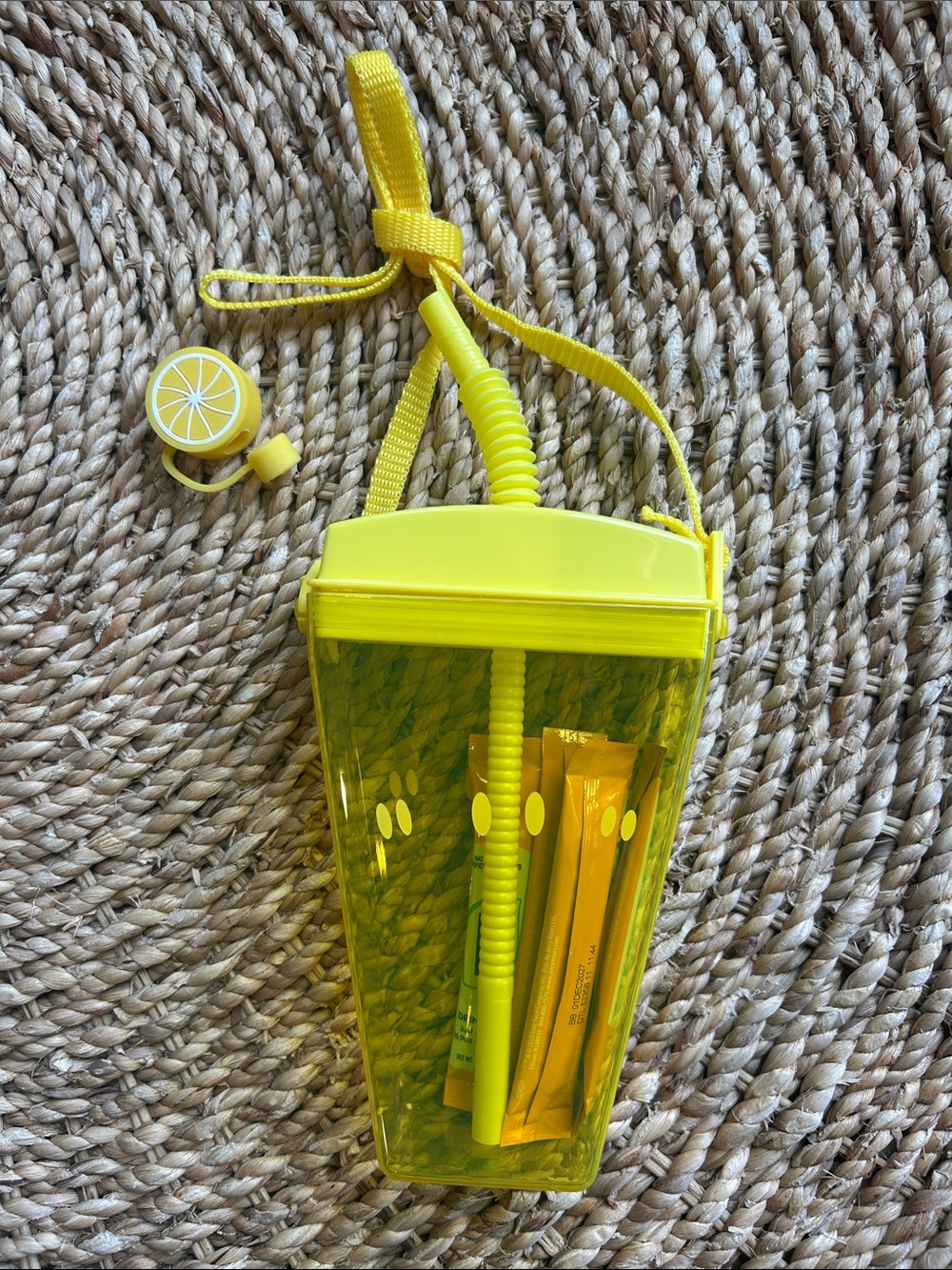 5/$10 Lemon drink canteen.